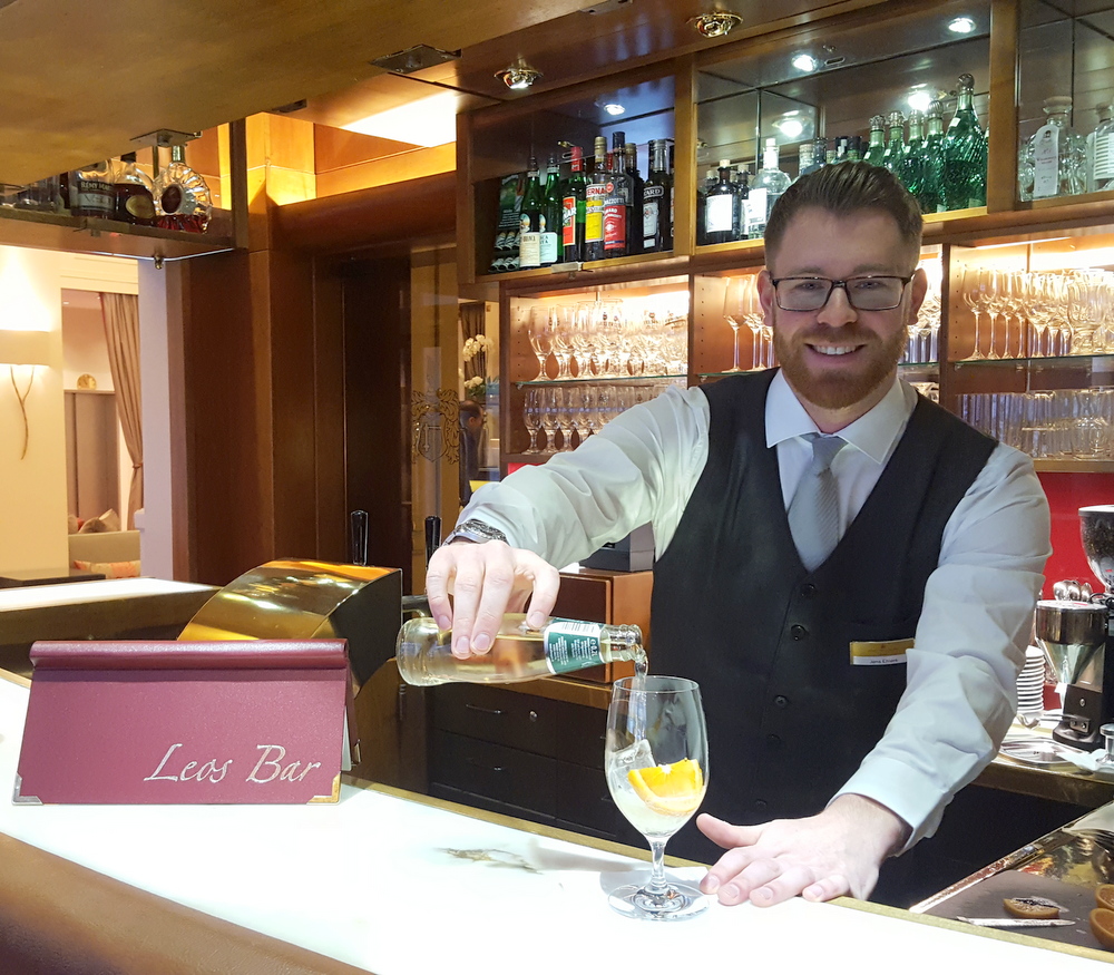 Arbeitsalltag eines Azubis in Leos Bar