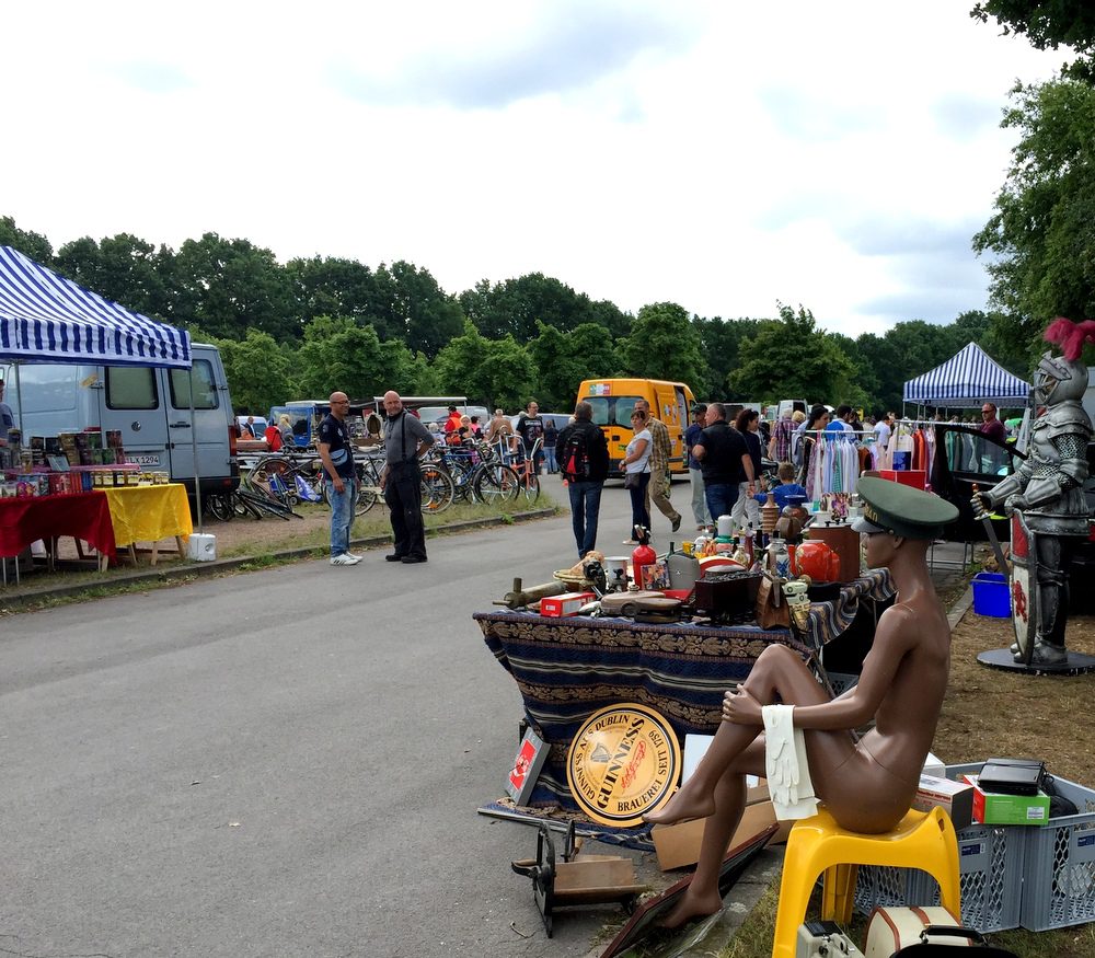 Flohmarkt auf der Pferderennbahn Langenhagen