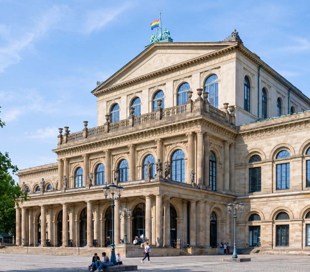 Oper und Schauspiel: Pique Dame und Romeo und Julia